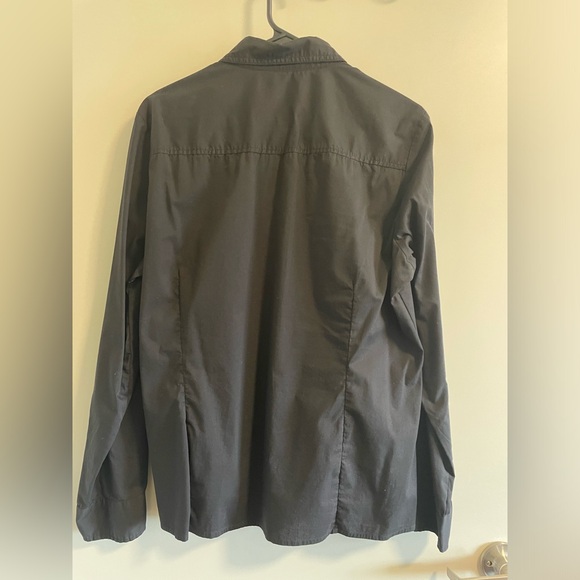 Ellen Tracy cotton long sleeve black button down. Size 14/16. - Picture 2 of 4